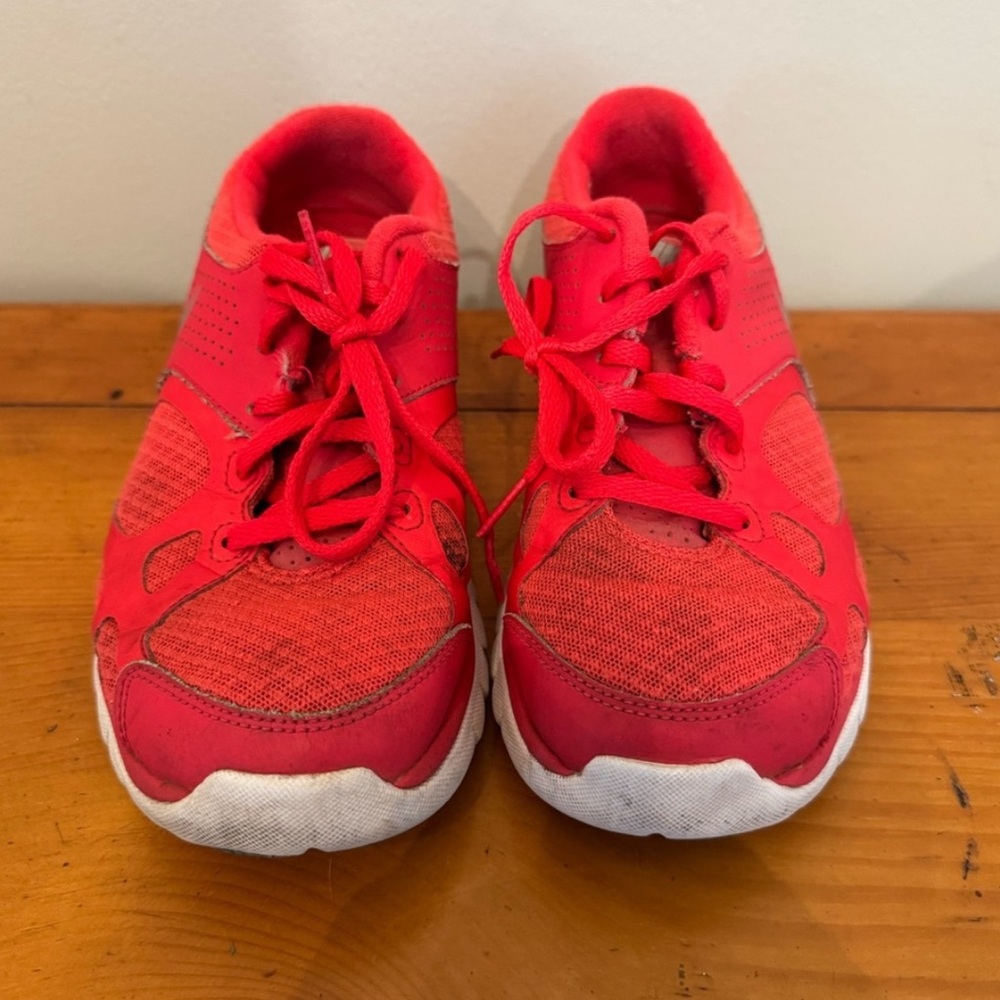 Nike Flex Red Athletic Shoes